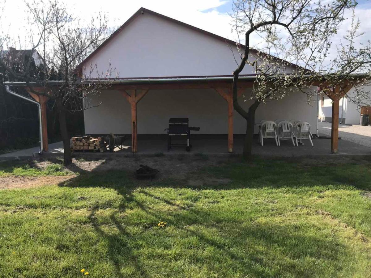 Famvarga Apartmanház Balatonfenyves Esterno foto