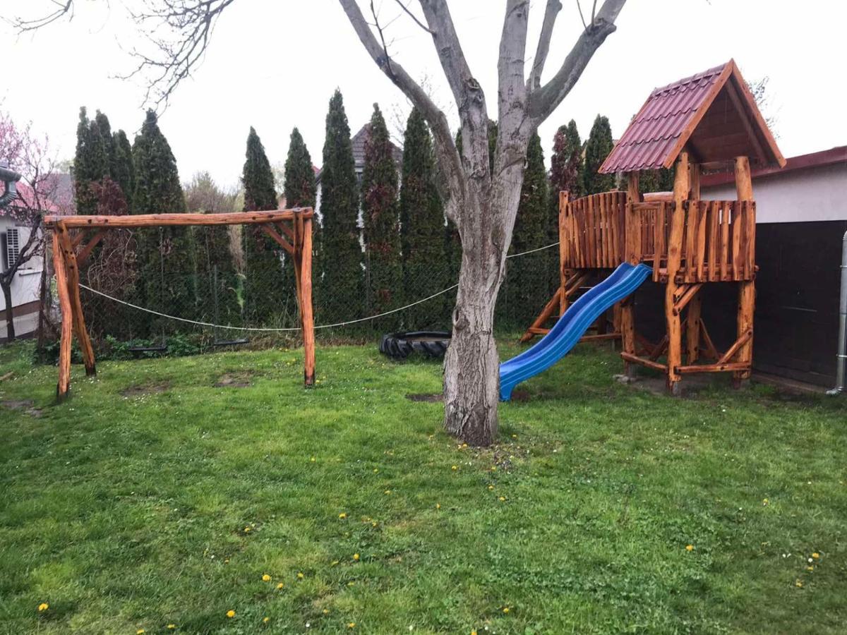 Famvarga Apartmanház Balatonfenyves Esterno foto