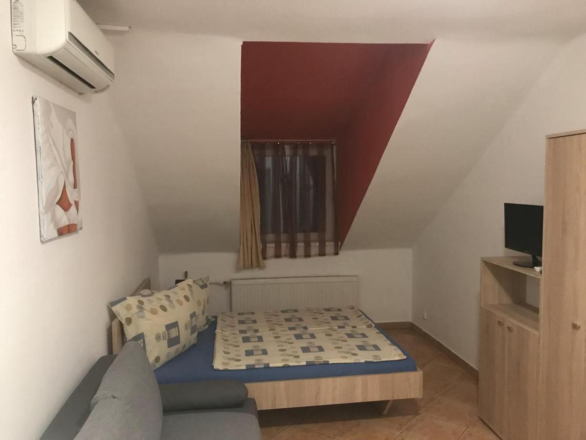 Famvarga Apartmanház Balatonfenyves Esterno foto
