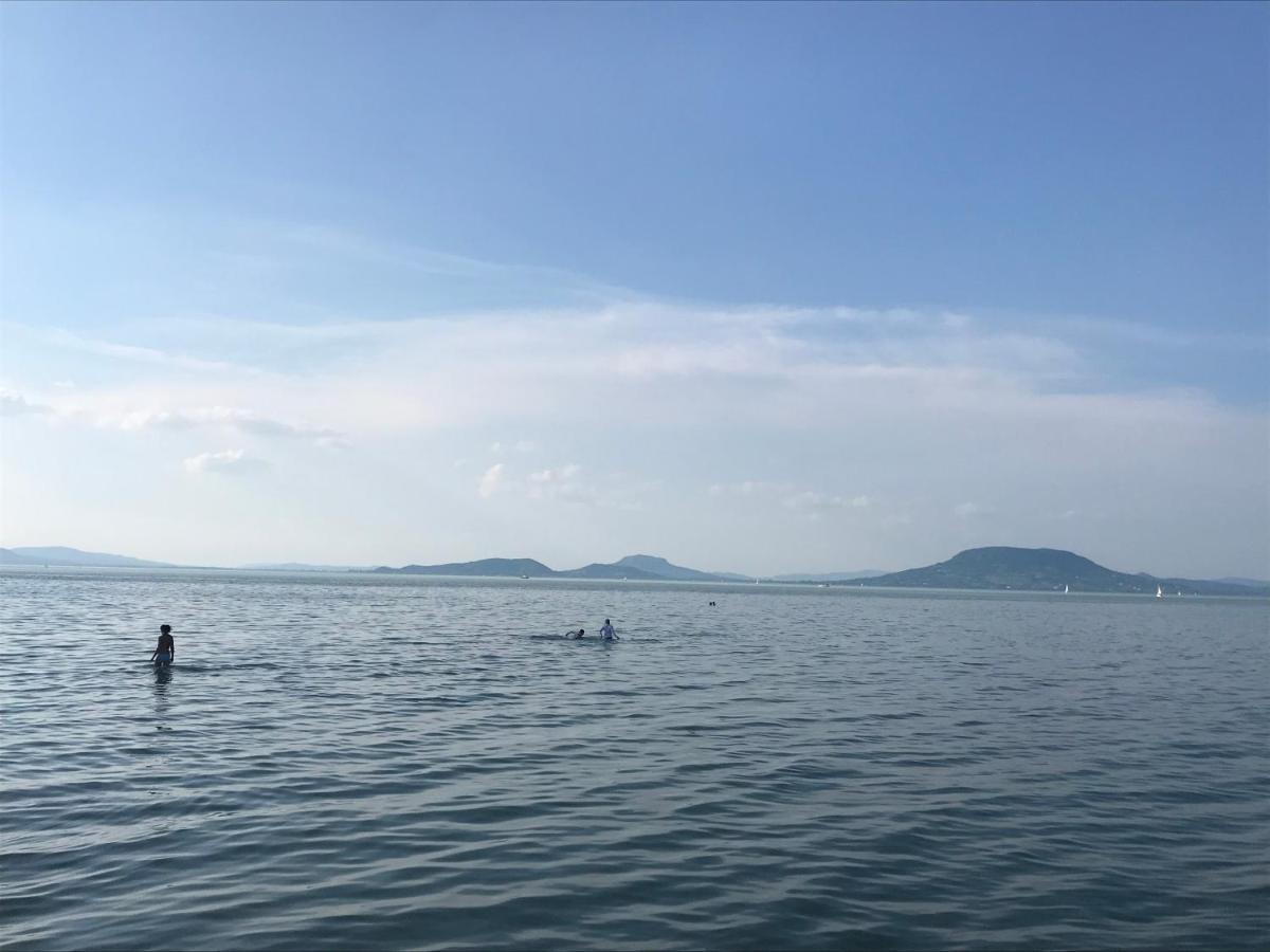 Famvarga Apartmanház Balatonfenyves Esterno foto