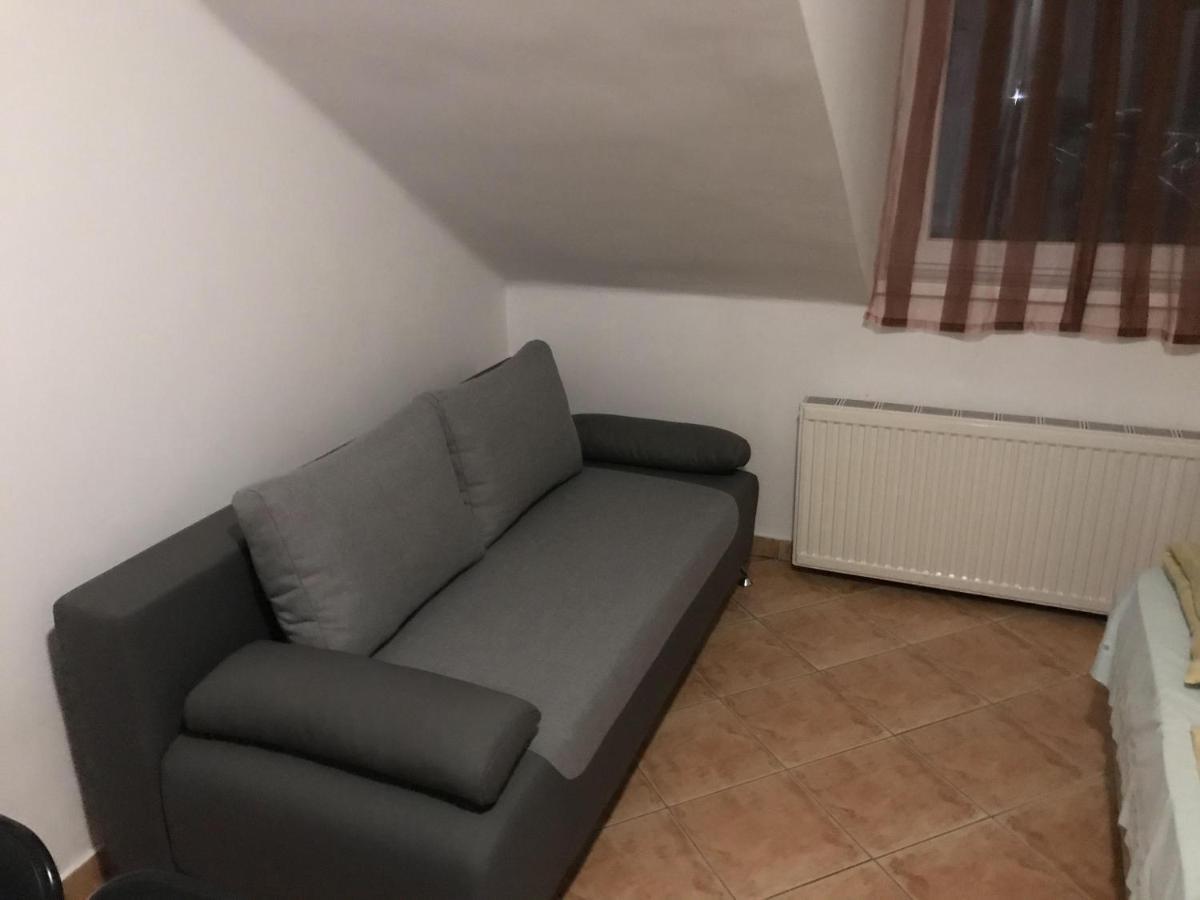 Famvarga Apartmanház Balatonfenyves Esterno foto