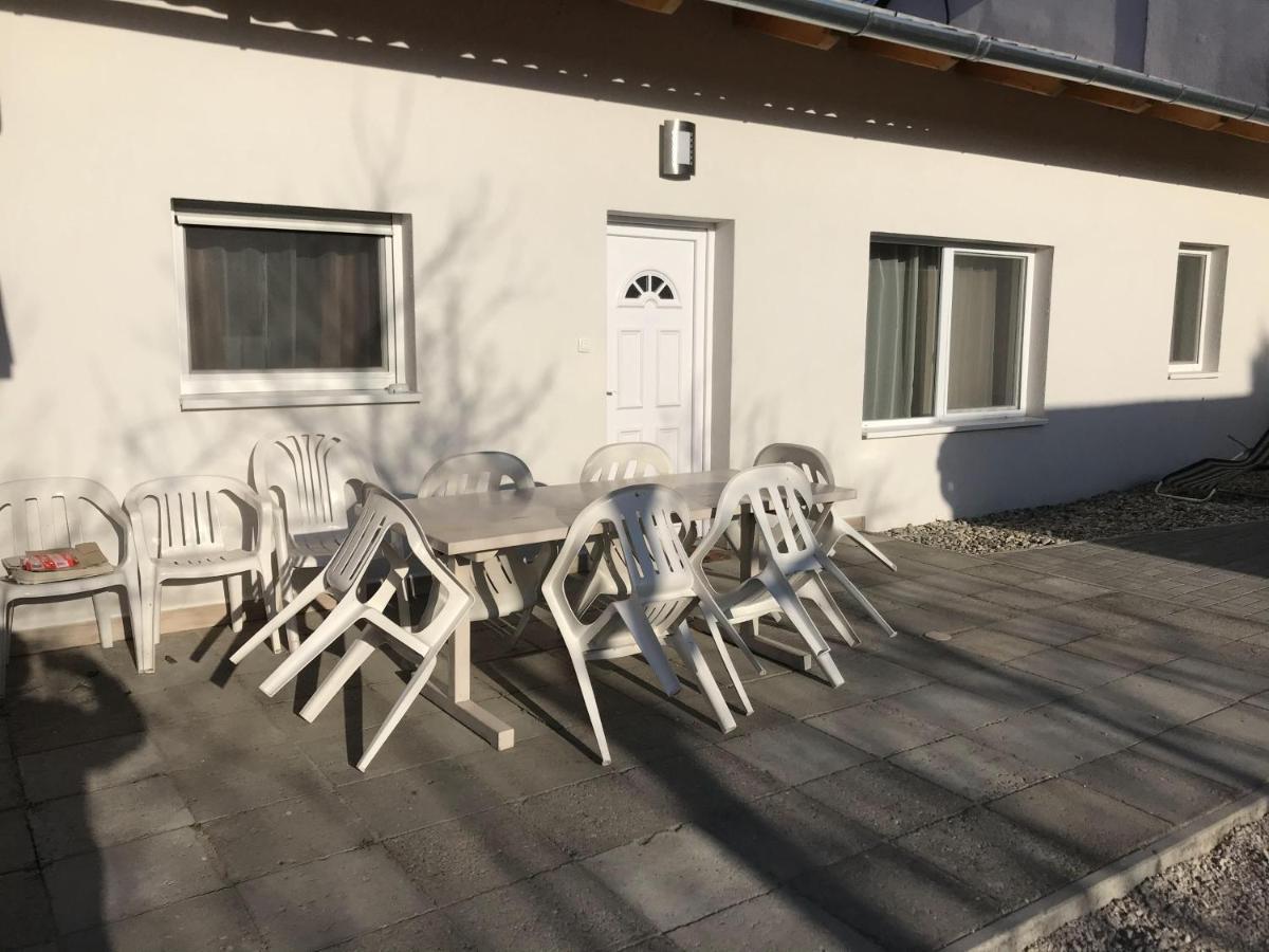 Famvarga Apartmanház Balatonfenyves Esterno foto