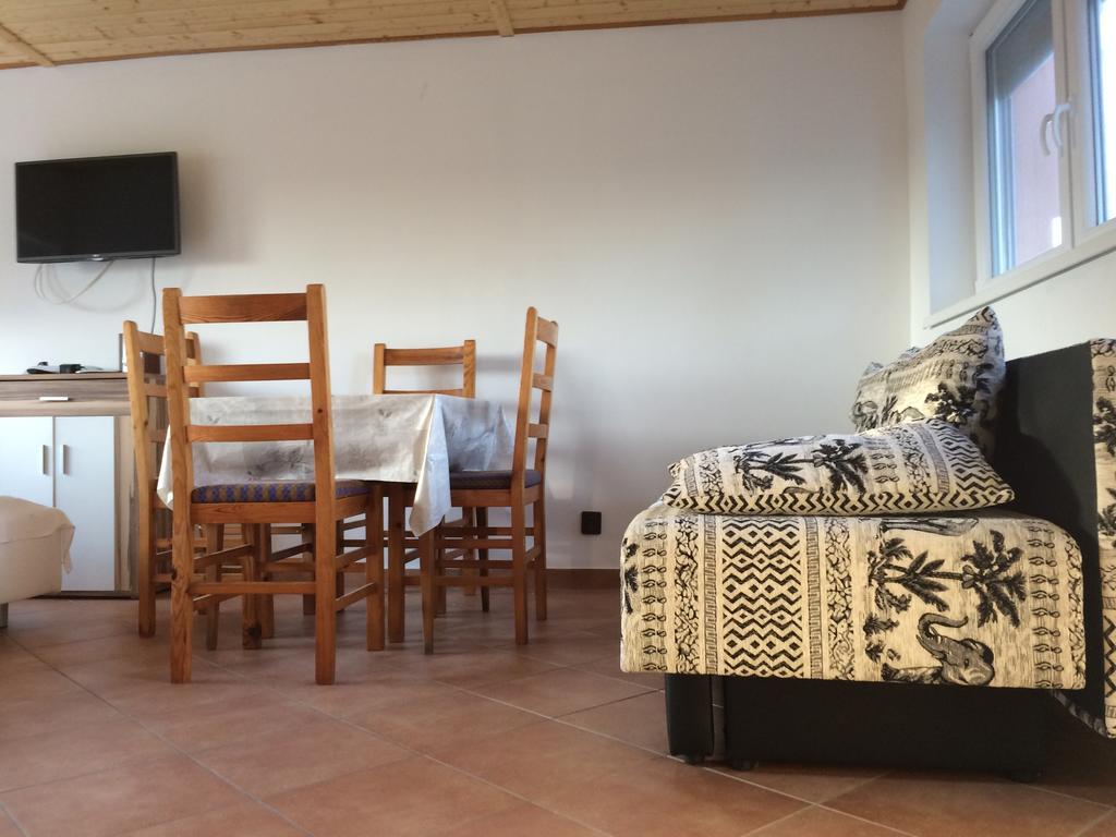 Famvarga Apartmanház Balatonfenyves Esterno foto