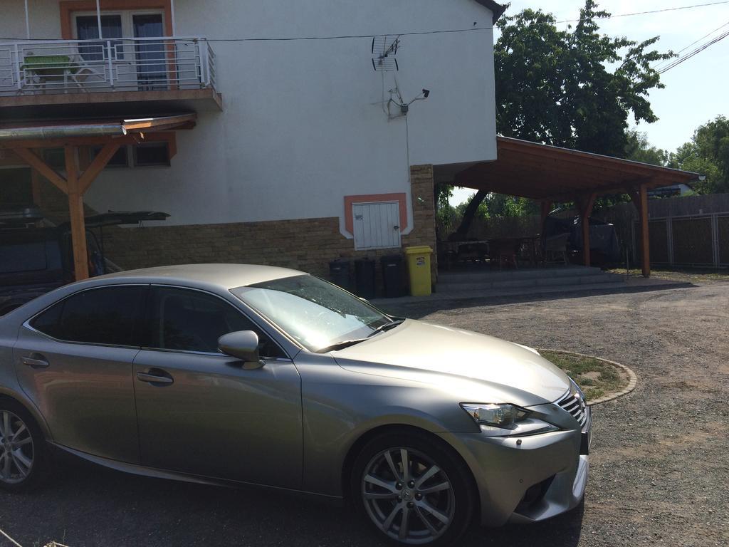 Famvarga Apartmanház Balatonfenyves Esterno foto