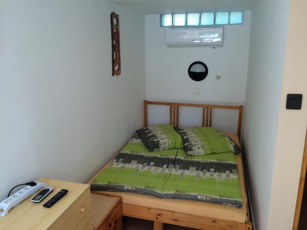 Famvarga Apartmanház Balatonfenyves Esterno foto