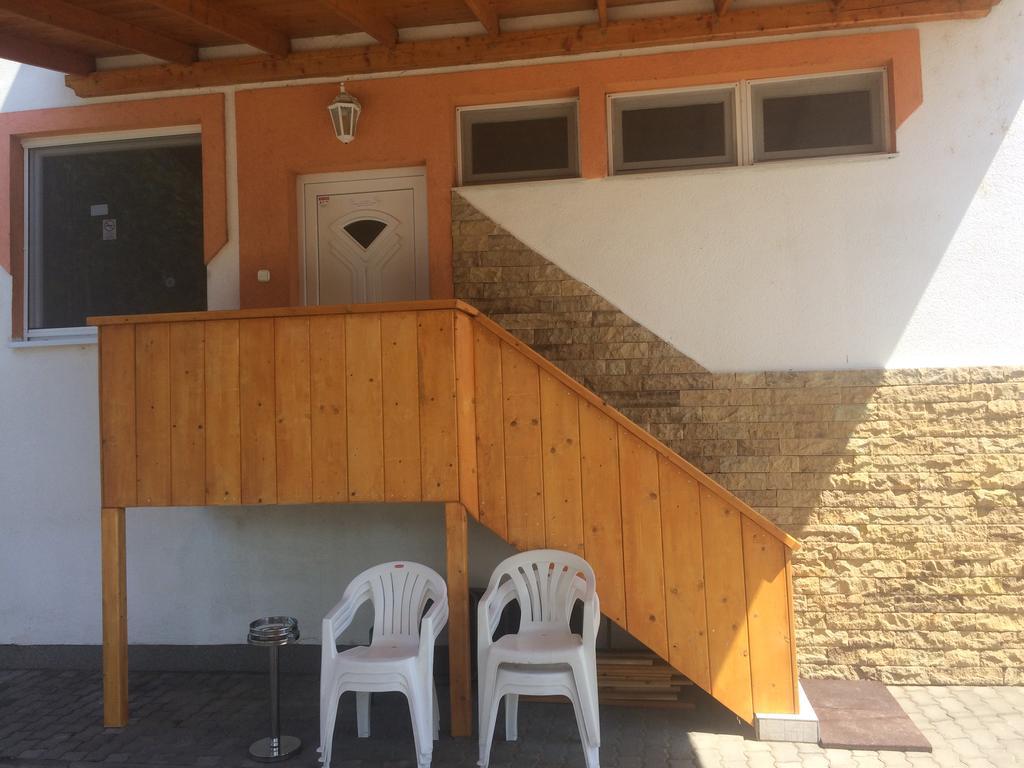 Famvarga Apartmanház Balatonfenyves Esterno foto