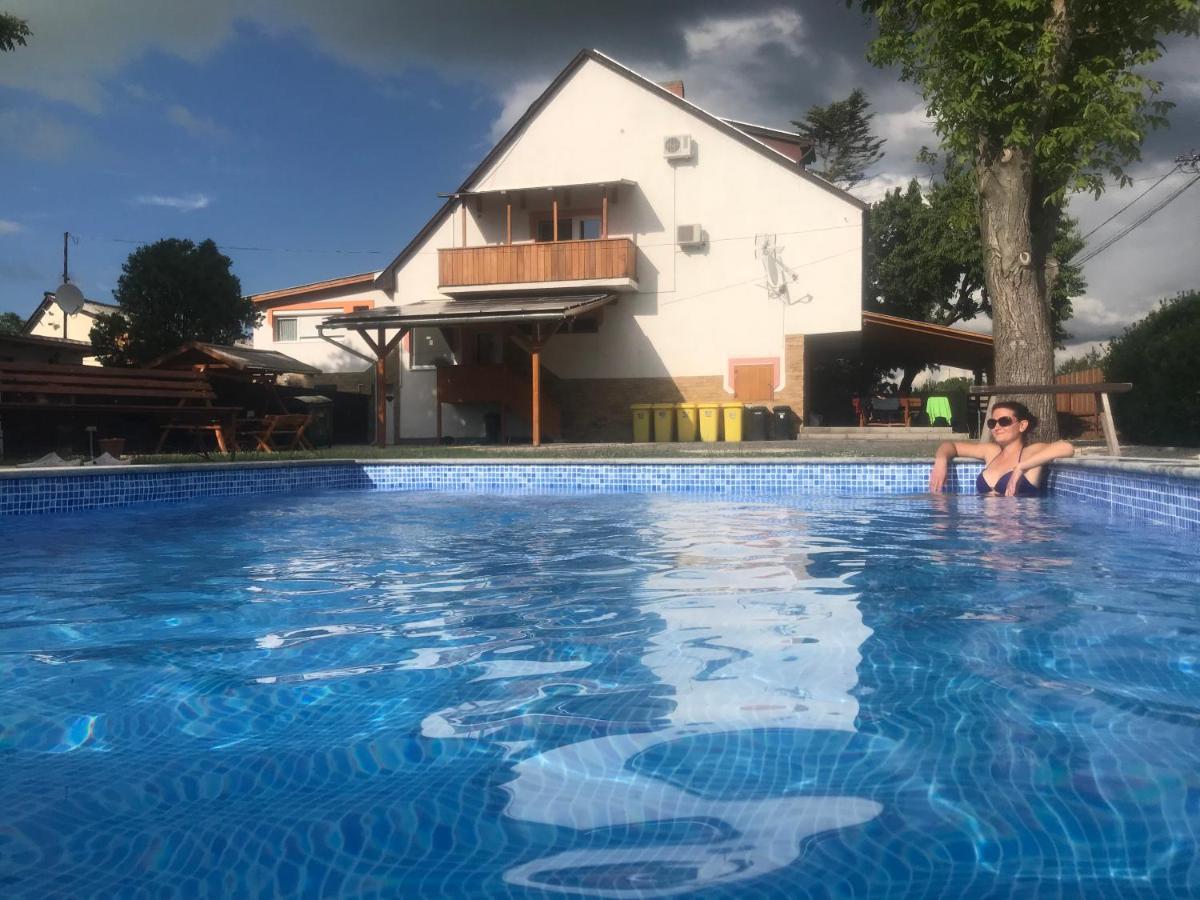 Famvarga Apartmanház Balatonfenyves Esterno foto